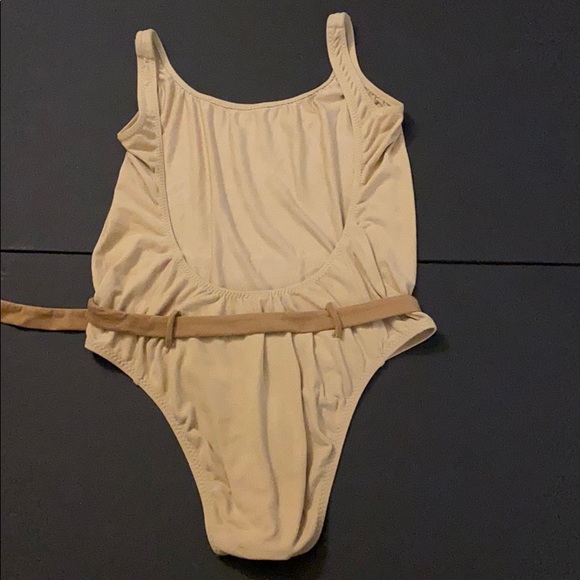 Body suit with a belt - Picture 2 of 3